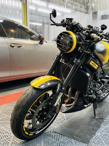 YAMAHA XSR900